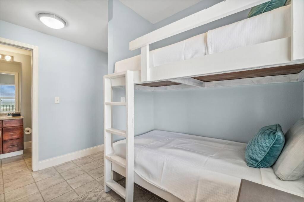 Spacious Beach Condo With Gulf Views! Sleeps 8! By Dolce Vita Getaways Pcb Panama City Beach Exterior photo